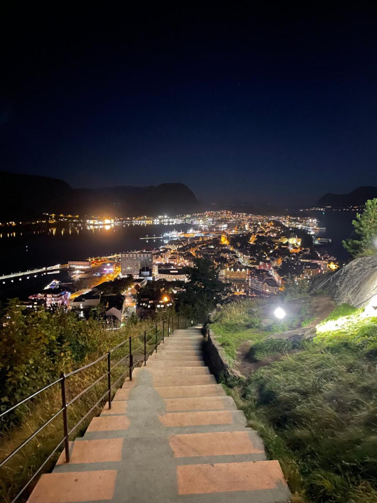 Koselig Leilighet I Sentrum Ålesund Kültér fotó